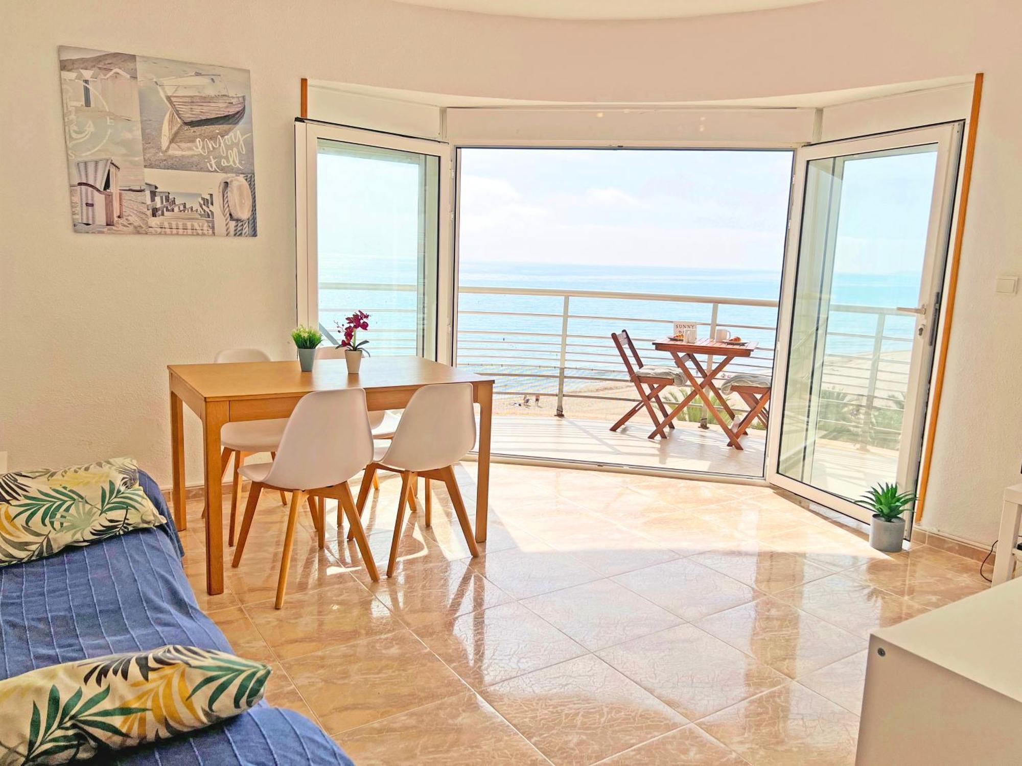 Atico Frente Al Mar 2 Terrazas Barbacoa Y Parking Sujeto A Disponibilidad Apartment Ел Кампело Екстериор снимка