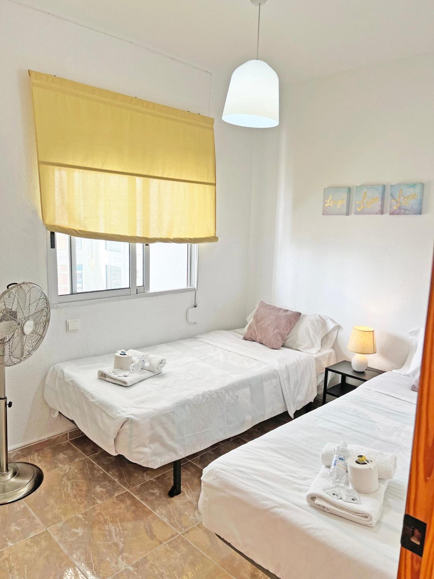 Atico Frente Al Mar 2 Terrazas Barbacoa Y Parking Sujeto A Disponibilidad Apartment Ел Кампело Екстериор снимка