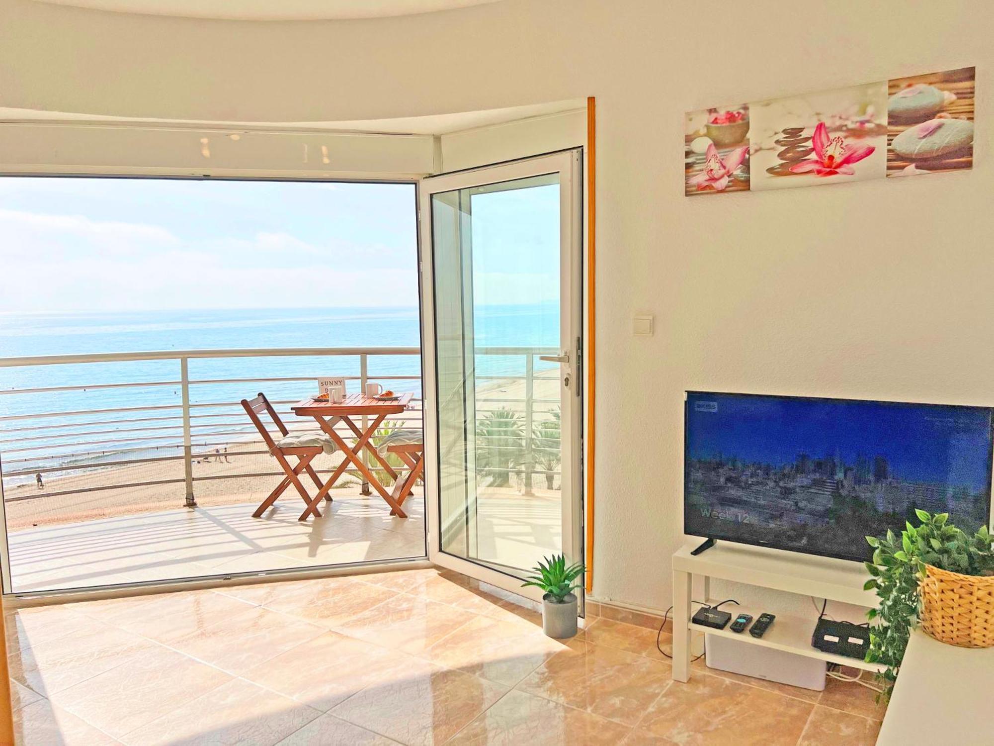 Atico Frente Al Mar 2 Terrazas Barbacoa Y Parking Sujeto A Disponibilidad Apartment Ел Кампело Екстериор снимка