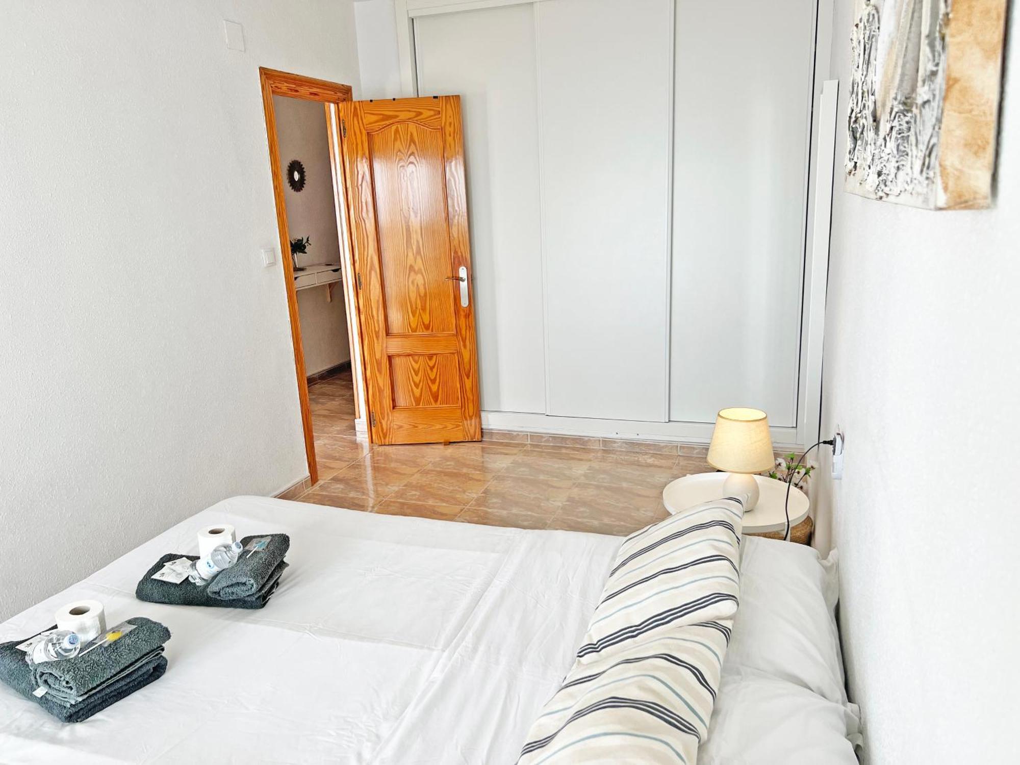 Atico Frente Al Mar 2 Terrazas Barbacoa Y Parking Sujeto A Disponibilidad Apartment Ел Кампело Екстериор снимка