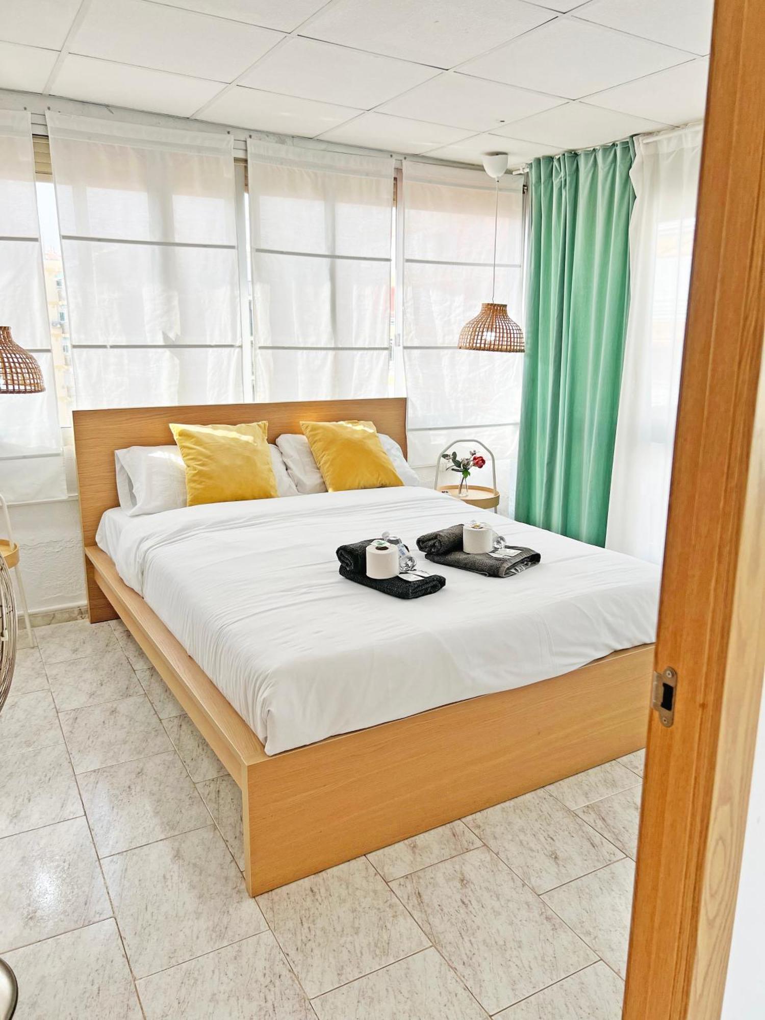 Atico Frente Al Mar 2 Terrazas Barbacoa Y Parking Sujeto A Disponibilidad Apartment Ел Кампело Екстериор снимка