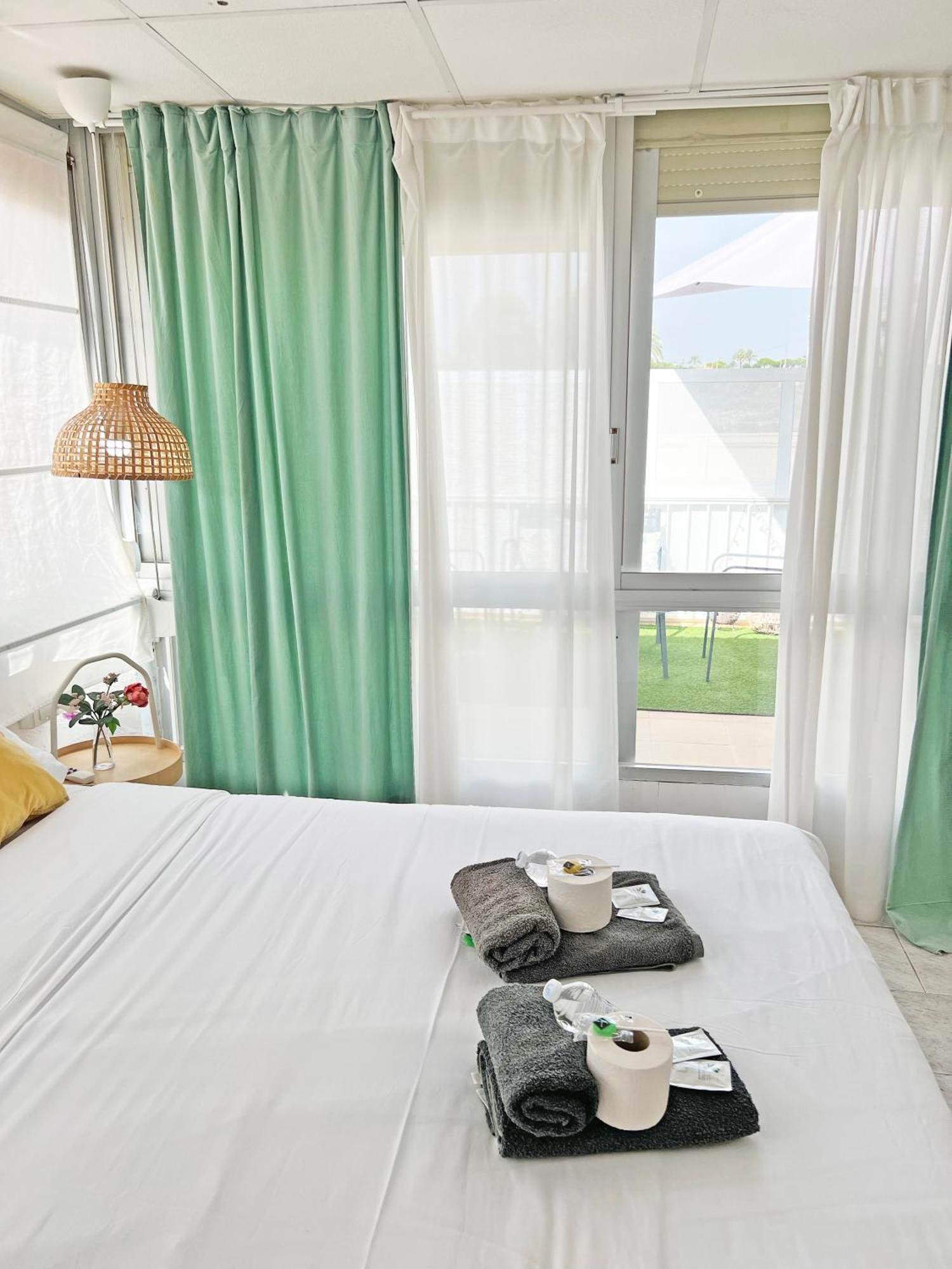 Atico Frente Al Mar 2 Terrazas Barbacoa Y Parking Sujeto A Disponibilidad Apartment Ел Кампело Екстериор снимка