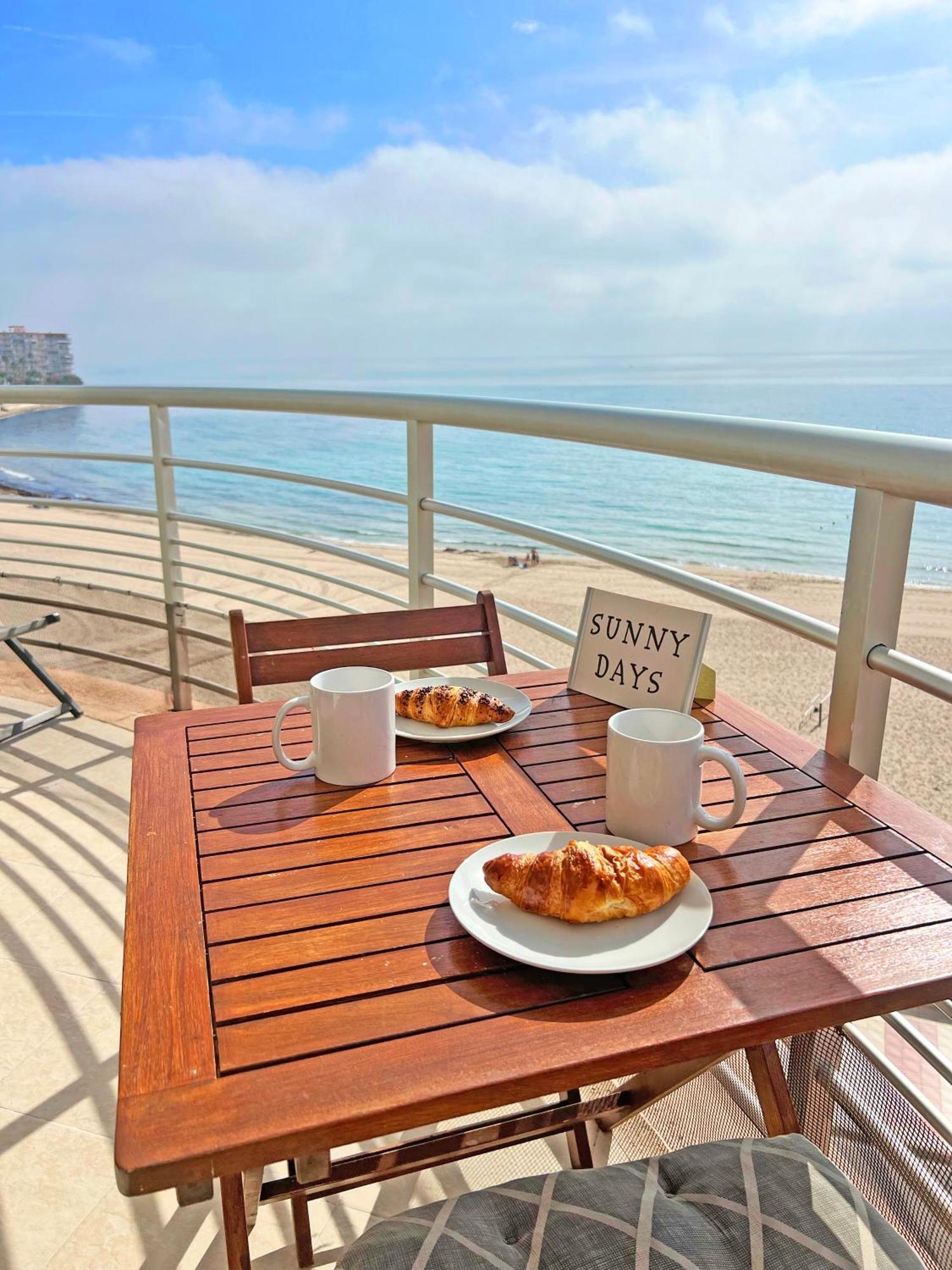 Atico Frente Al Mar 2 Terrazas Barbacoa Y Parking Sujeto A Disponibilidad Apartment Ел Кампело Екстериор снимка